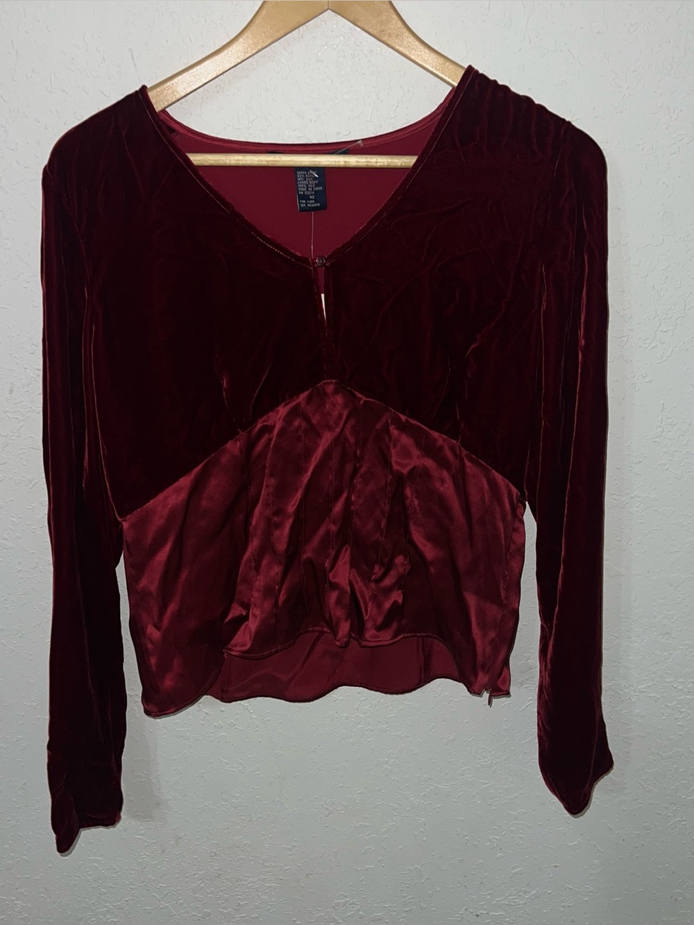 Boston Proper BNWT Red Velvet Long Sleeve Top Silk Low Half Size 10.